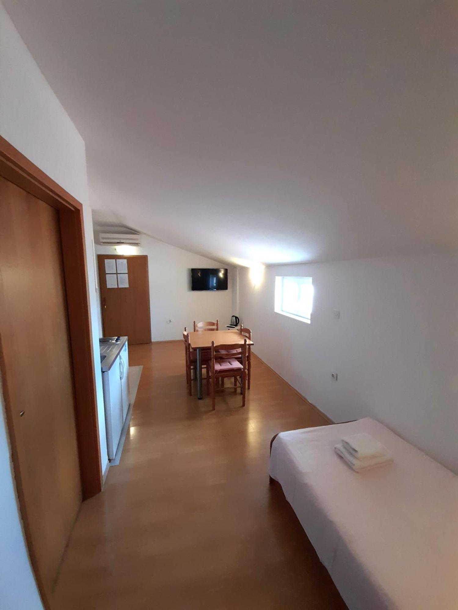 Apartments Nikolas Водице Екстер'єр фото